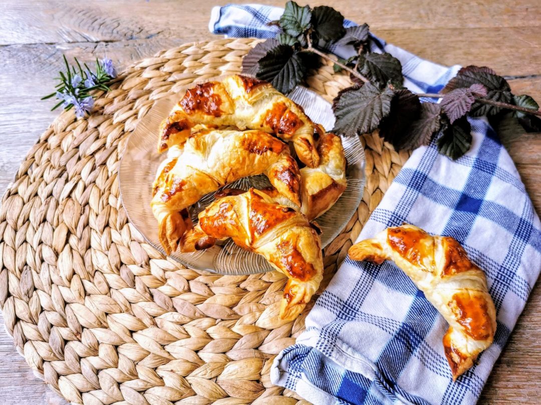 Rezept für schnelle Nutellahörnchen mit Blätterteig - Cappotella