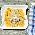 Ein tolles Rezept für Pasta mit Champignonrahmsoße - einfach lecker! Dieses Kochrezept wirst du lieben!