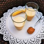 Rezept für vegane Bananenmilch mit Erdnussbutter: Ein rundum gesundes Frühstück für alle, die morgens nicht gern essen.
