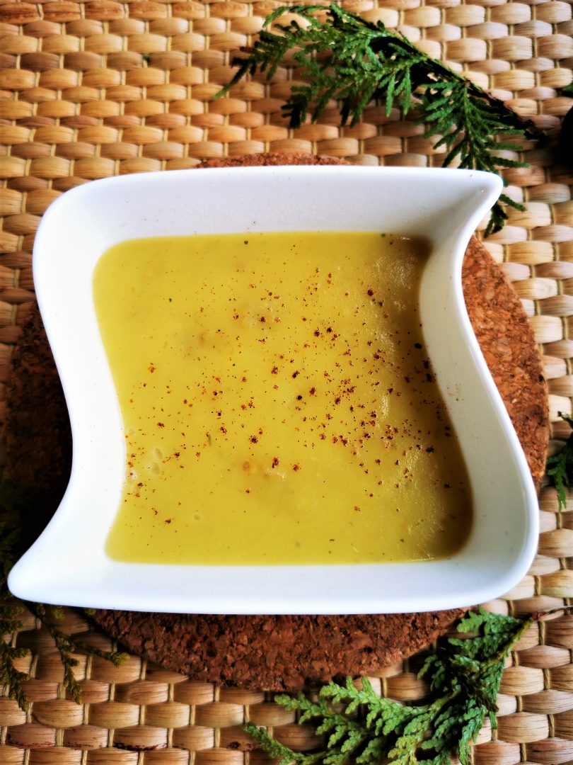 Cremige Kartoffelsuppe - dieses Rezept für vegane Suppe wirst du lieben. Schnell, einfach und lecker kochen!