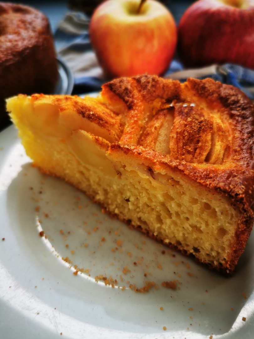 versunkener Apfelkuchen ist ein Klassiker unter den Kuchenrezepten - so einfach kannst du ihn backen. Das perfekte Rezept für diesen Kuchenklassiker mit Quark