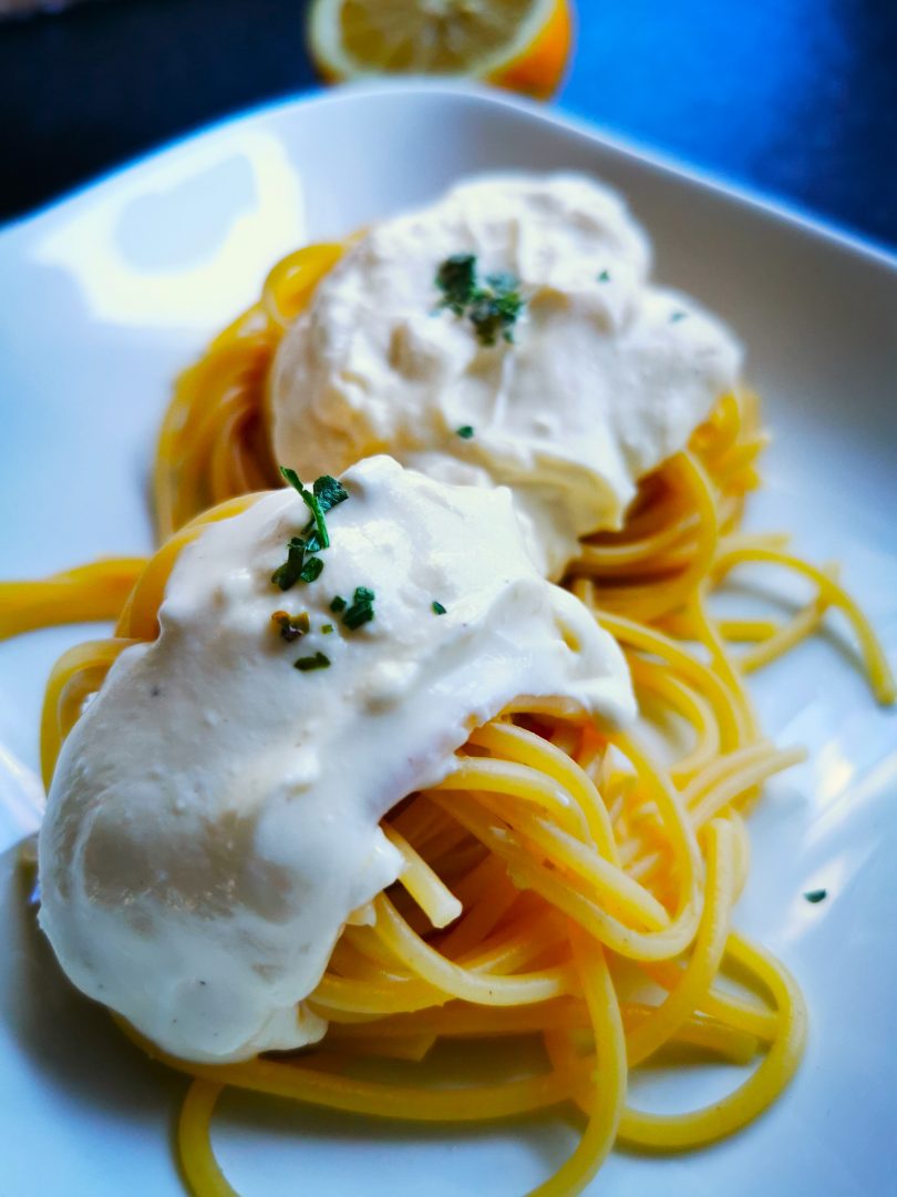 Pasta in Zitronen-Mascarponesoße mit Knoblauch und Thymian. So einfach, so lecker!
