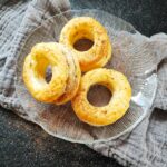 Cronuts selber machen - so einfach geht es! Hier im Foodblog Cappotella.de findest du ein kinderleichtes Rezept für vegane Cronuts mit nur 3 Zutaten. So lecker!