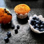 Diese Blaubeermuffins ohne Ei solltest du unbedingt testen. So einfach geht vegan backen! Teste das Rezept unbedingt aus!